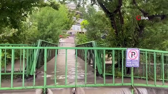 La femme dont le sous-sol se remplit d'eau à chaque fois qu'il pleut s'est rebellée contre ESKI