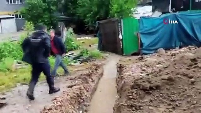 200 küçükbaş hayvan sel sularından kurtarıldı