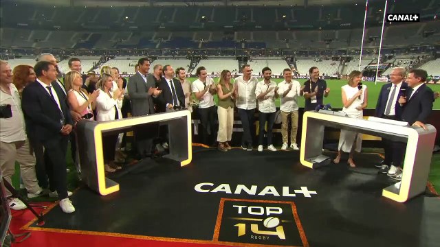 En larmes, Isabelle Ithurburu a fait ses adieux hier soir à Canal Plus pour rejoindre l'équipe des sports de TF1 et présenter 50 Mn Inside : Je ne vais pas très loin, et peut-être même... je reviendrai