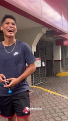 Marck Espejo plays lato-lato.