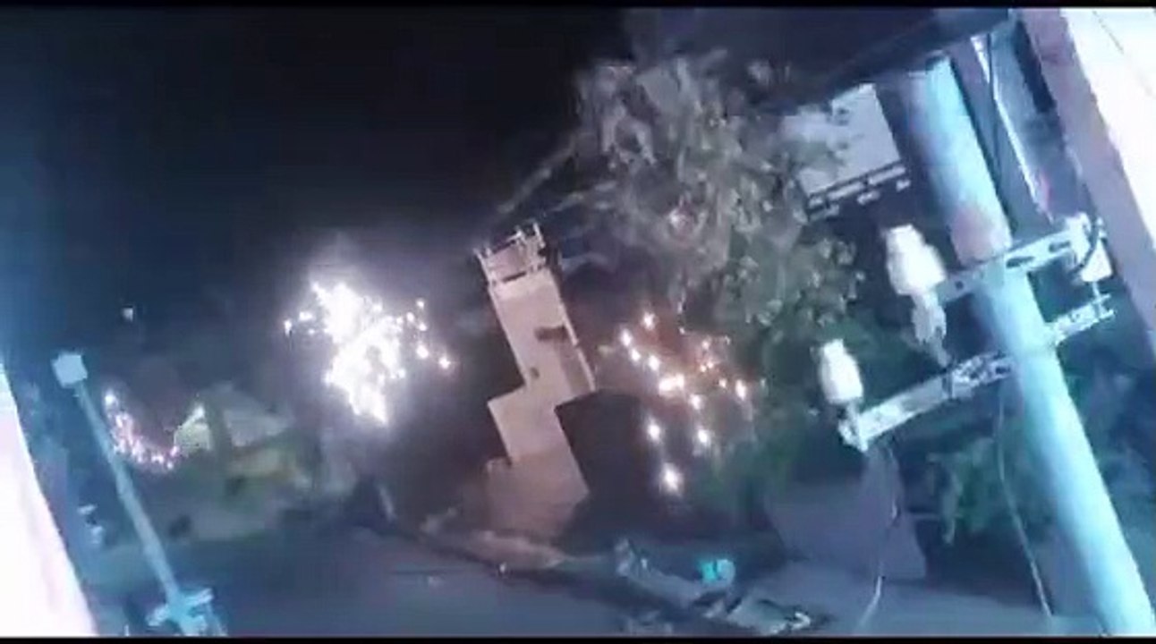 Chitrakoot News: देखे कैसे अचानक तेज आवाज के साथ बिजली की तारो से उठने लगी तेज चिंगारी,फिर....