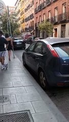 VANESSA MARICRÓNICA: Avanza el mundo cada vez que al nunca le hace una grieta el quizá