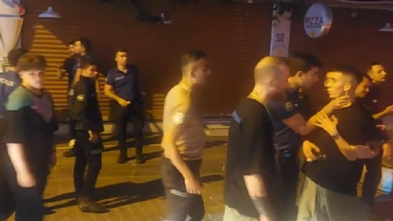 Kadıköy'de eğlence mekanında bıçaklı kavga