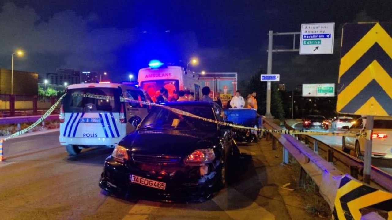 Motosiklete otomobil çarptı: 1 ölü