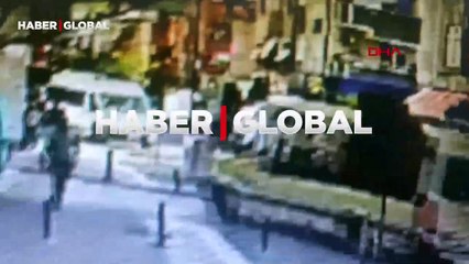 İstanbul'da kapısı açık olan minibüsten aşağı düştüler: 3 yaralı