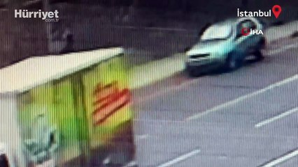 İstanbul'da barışma teklifi kavgası kamerada: Dövdüğü kadın aracı taşladı