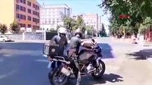 YKS'ye geç kalanları motosikletli polisler yetiştirdi
