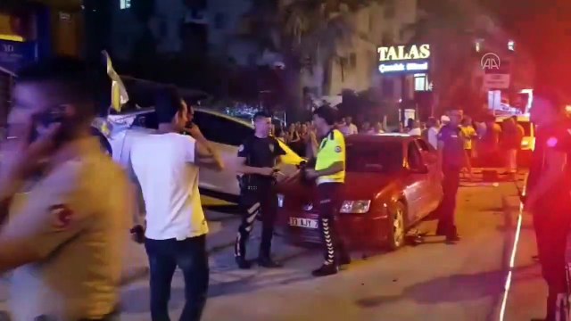Deux voitures sont entrées en collision à Mersin： 2 personnes sont mortes, 4 personnes ont été blessées