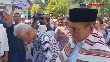 Download Video: Ganjar Pranowo dan TGB Disambut Ribuan Santri saat Ziarah ke Makam Zainudin Abdul Madjid