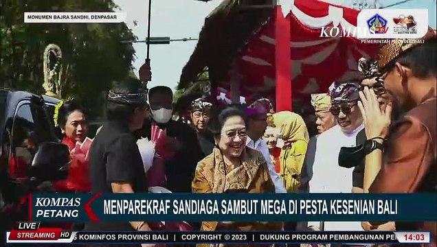 Momen Menparekraf Sandiaga Uno Sambut Megawati di Pesta Kesenian Bali!