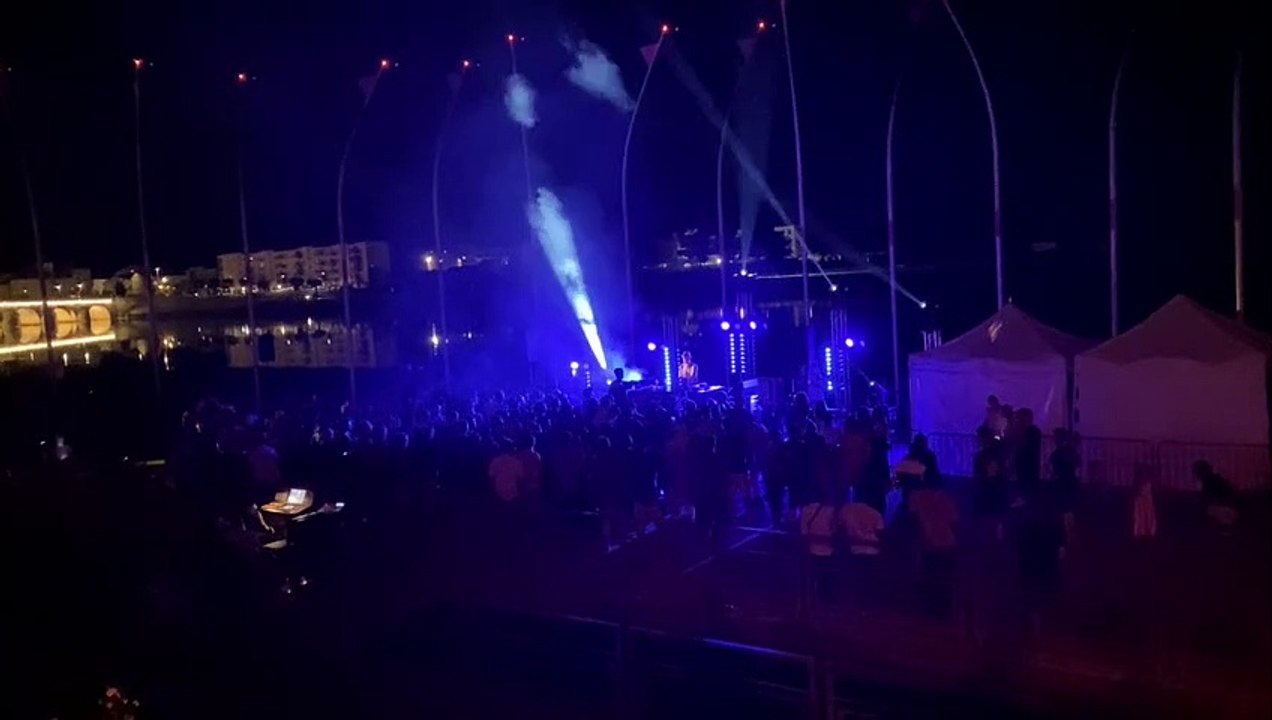 MACON-INFOS : Gros son sur la scène sur l'eau pour la fête de la musique à Mâcon