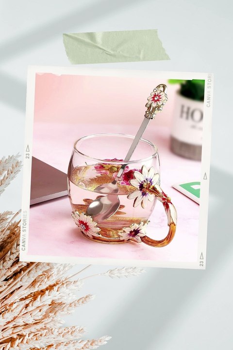 A cup of tea can certainly perk up anyone’s mood!