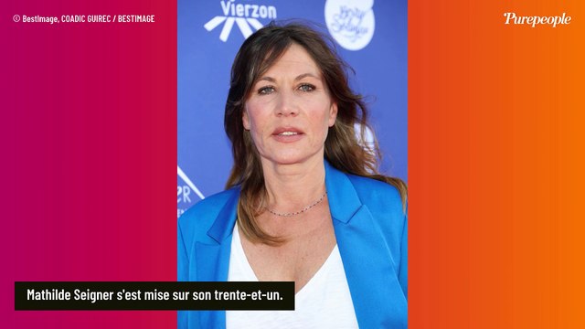 PHOTO Mathilde Seigner, rare apparition au bras de son chéri Mathieu Petit après une longue période de séparation