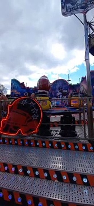 Foire des Rameaux de Grenoble 2023  #france #grenoble #divertissement  #sensations #manège #foire  (41)