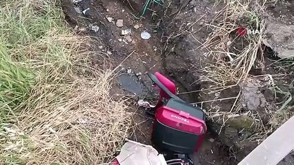 Kontrolden çıkan motosiklet bariyerlere çarpıp devrildi: 1'i ağır 2 yaralı