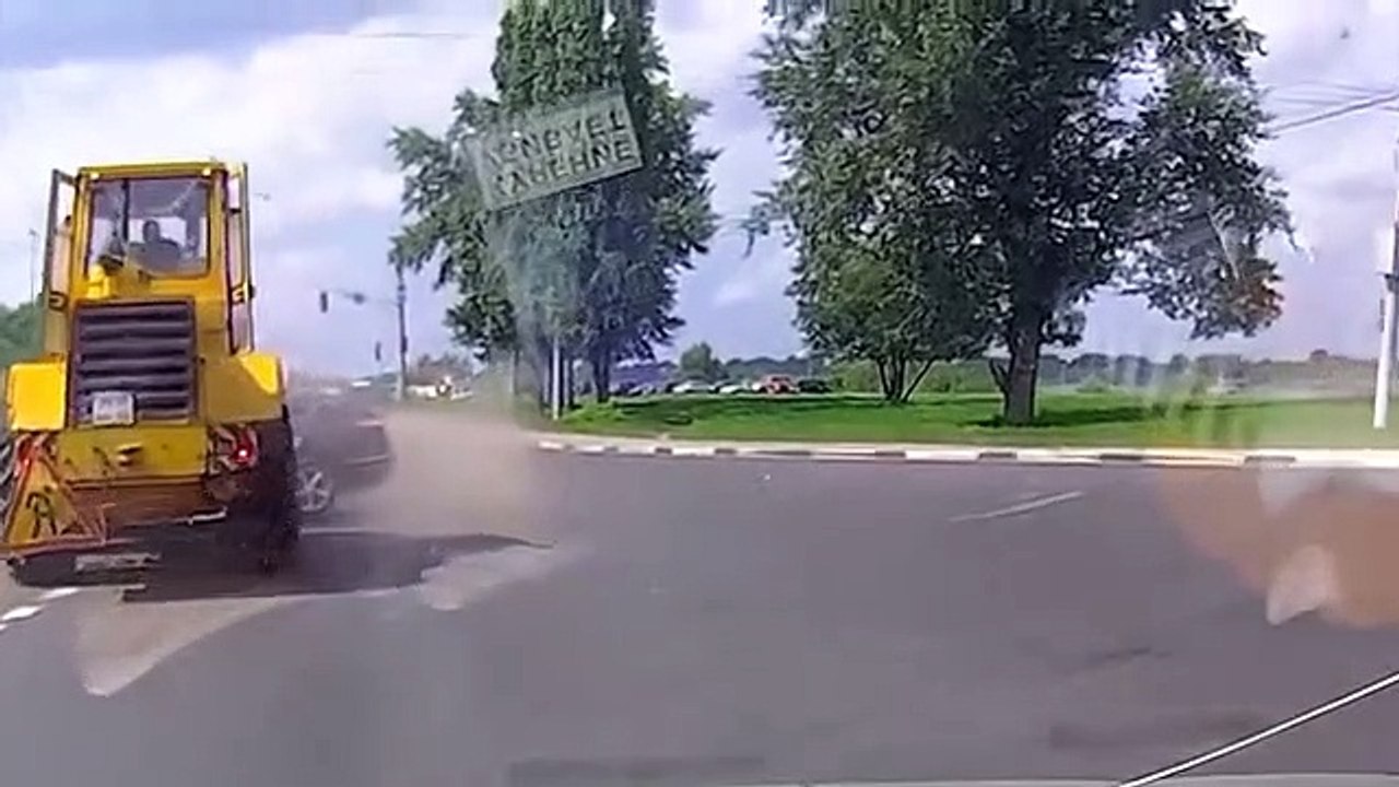 Russian girls on Roads - Worst Roads In The World