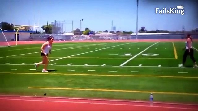 Girls OOOPS embarrassing moments and Fails -