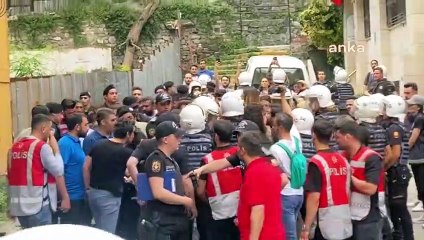 İstanbul'da izinsiz LGBT yürüyüşü yapmak isteyenlere polis müdahalesi! Gözaltılar var