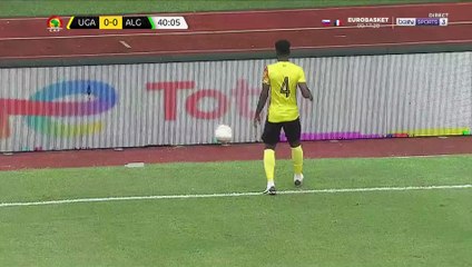 Passe ratée + interception manquée... L'Algérie profite  une boulette du gardien de l'Ouganda