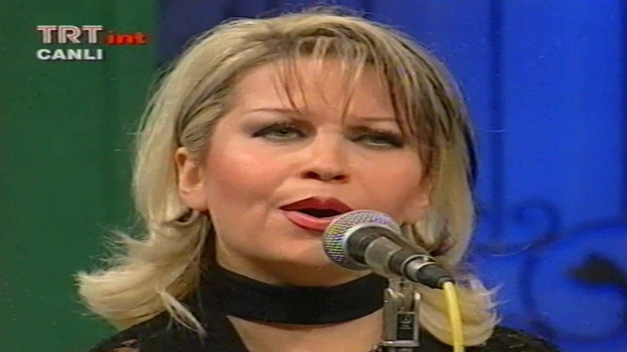 Figen Akışık / Dertleri zevk edindim ben de neşe ne arar