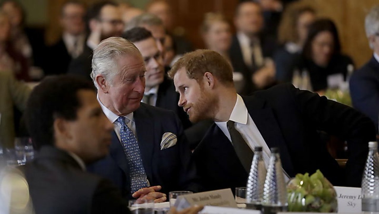 König Charles überrascht: Ist diese rührende Nachricht an Prinz Harry gerichtet?
