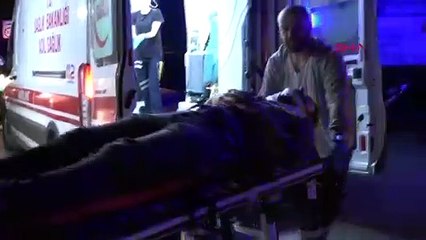 Accident dû à une vitesse excessive à Bursa： La jeep s'est renversée, le conducteur et son ami ont été blessés