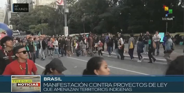 Activistas en Brasil protestan contra proyectos de ley que amenazan tierras indígenas