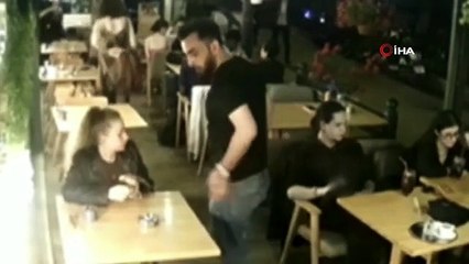 Kafede unutulan cep telefonunu çalan şüpheliler güvenlik kameralarına yakalandı