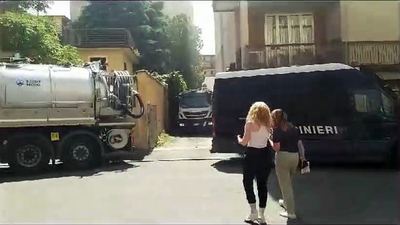 Bambina scomparsa a Firenze, ricerche anche nelle condotte fognarie / VIDEO