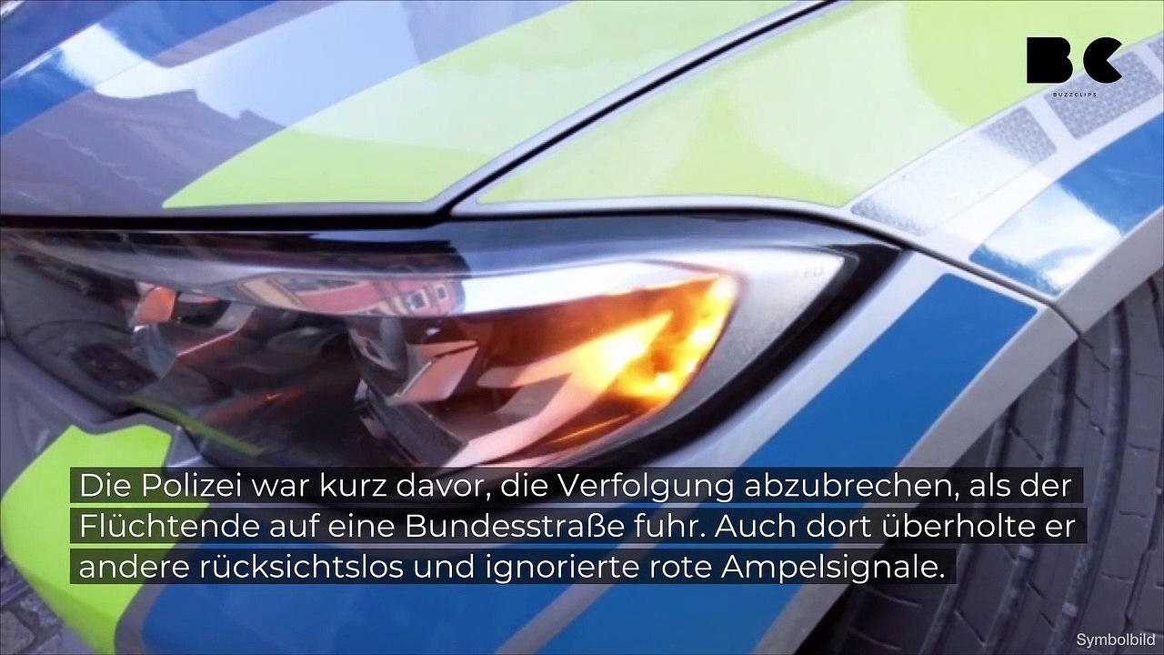 Gefährliche verfolgungsjagd: bewaffneter autofahrer auf der autobahn
