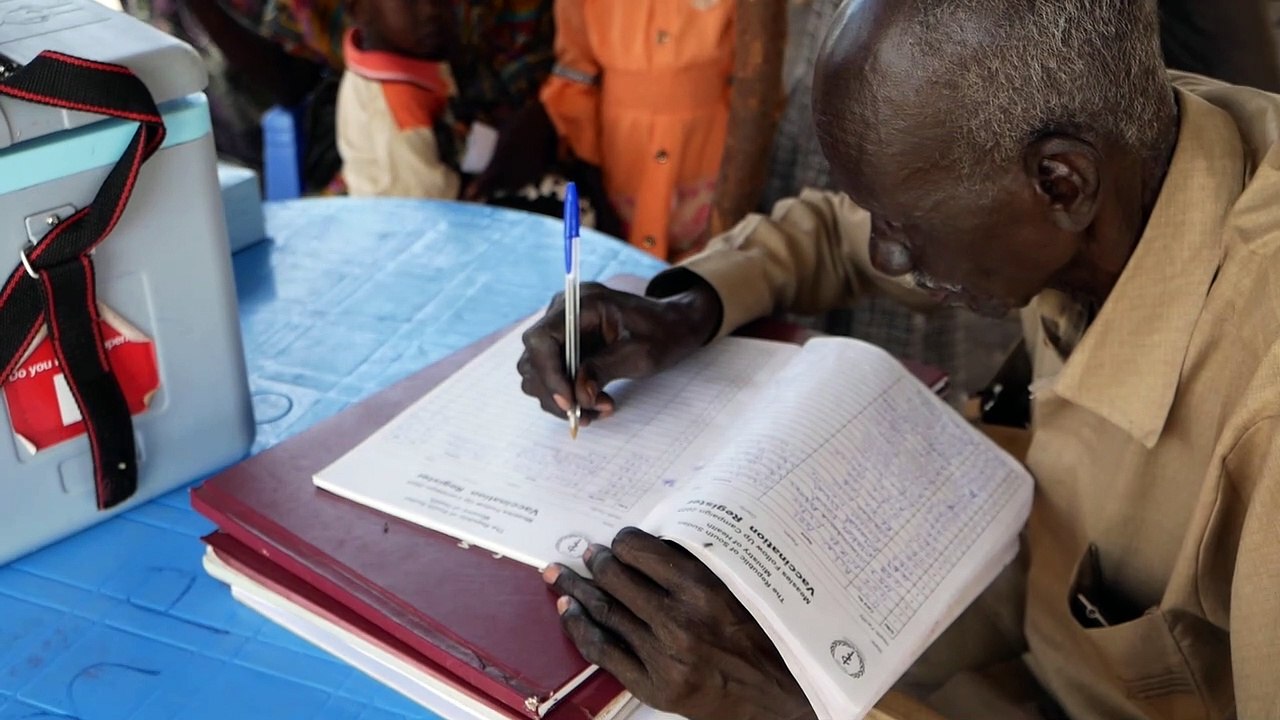 Children and elderly die at the South Sudanese border with Sudan after walking days to flee conflict