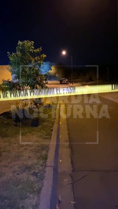 #Preliminar A pedradas fue asesinado un hombre, luego de ser perseguido por un grupo de personas en el fraccionamiento Parques del Triunfo, en El Salto #GuardiaNocturna