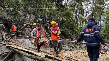 Sikkim में बाढ़-भूस्खलन से स्थिति गंभीर, 2100 से अधिक पर्यटकों को बचाया गया,अभी फंसे हुए हैं 300 लोग