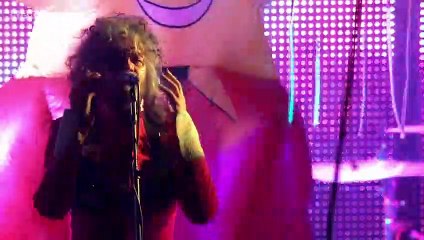 Yoshimi Battles the Pink Robots, Pt. 1 - The Flaming Lips (live)