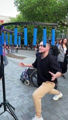 Dude has incredible focus during intense catching game