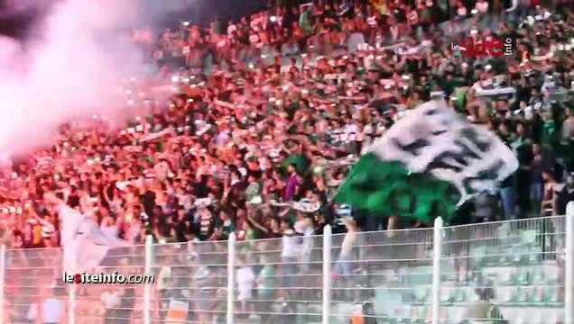جمهور مولودية وجدة يشعل المدرجات في مباراة الرجاء