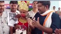 आगरा: अनोखे अंदाज में कांग्रेसियों ने मनाया राहुल गांधी का जन्मदिन, देखें वीडियो