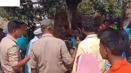 लखीमपुर खीरी: पेड़ से लटका मिला युवक का शव, क्षेत्र में फैली सनसनी