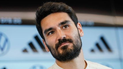 Télécharger la video: Gündogan über BVB-Gerüchte, seine Zukunft und Party mit Grealish