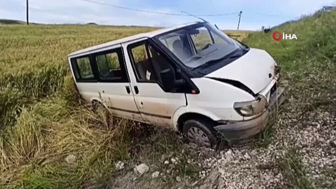 Çorum'da feci kaza: Minibüs tarlaya uçtu, 1 ölü