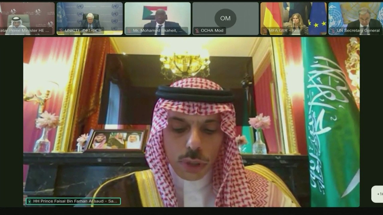 " #السعودية تواصل مساعيها لحل الأزمة في #السودان سلميا".. وزير الخارجية السعودي: الشعب السوداني يتطلع إلى دعم عاجل لمواجهة التحديات #العربية