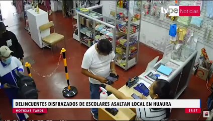 Delincuente roba una tienda en Huaura con uniforme escolar.