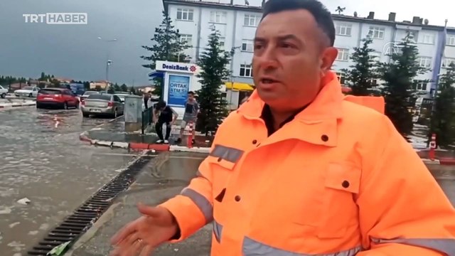 Tokat'ta dolu sokakları beyaza bürüdü