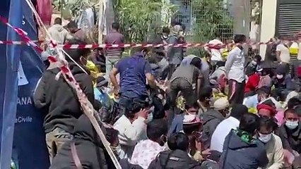 Nuovi sbarchi a Lampedusa, incendio nell'hotspot