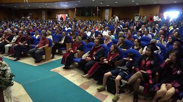 Faculté de médecine vétérinaire de l'OMU diplômée 96