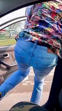 Il danse sur Smooth Criminal au feu rouge et c'est juste dingue