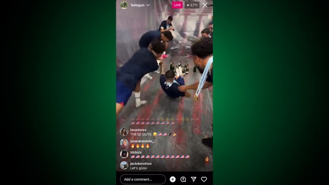 Jogadores dos Estados Unidos fazem ‘boliche humano’ em comemoração de título