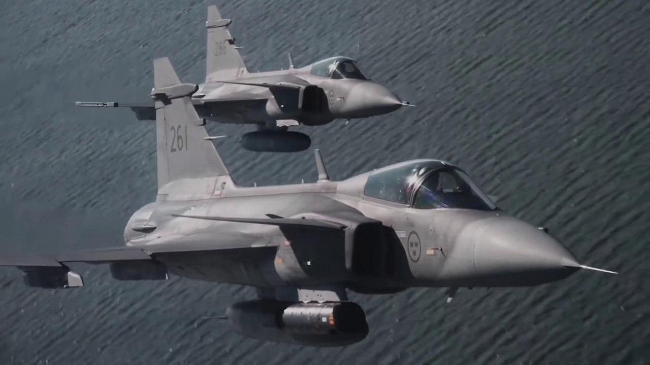 Suécia treinara pilotos ucranianos más não entregará os Gripens pois precisa deles