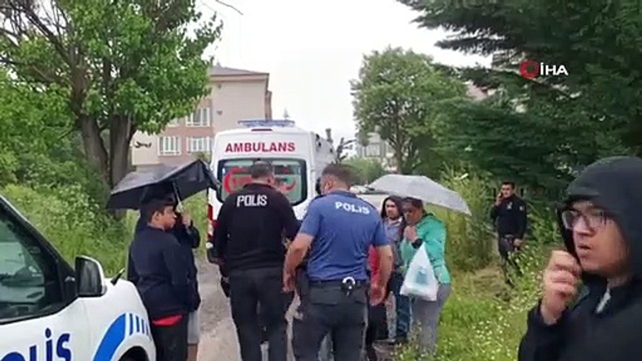Silah sesine koşan vatandaşlar genç adamı kanlar içinde buldu