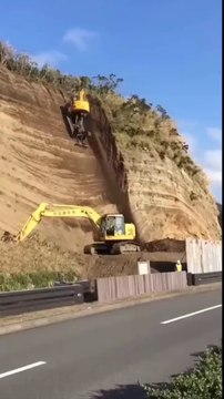 heavy machines| dangerous idiots excavator operator skills|.
